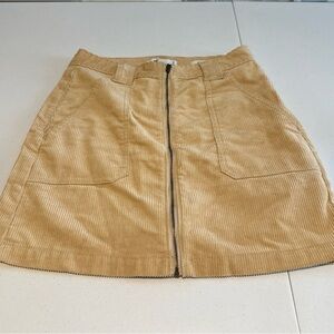 EUC Hollister tan corduroy full-zip mini skirt, size 3 (Juniors)